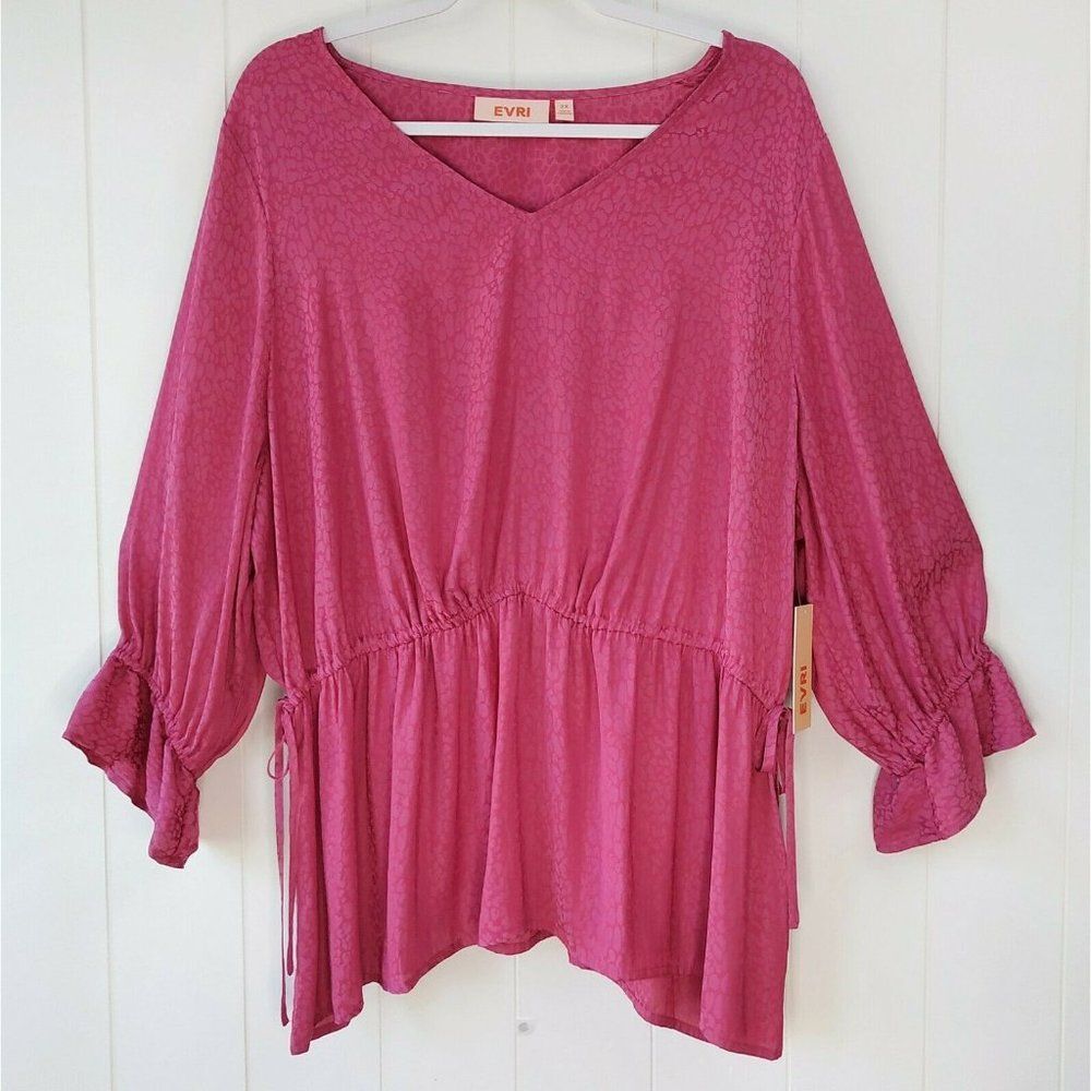 Evri NWT Leopard Pink Blouse size 2X Peplum V-neck Top 3/4 sleeve romantic